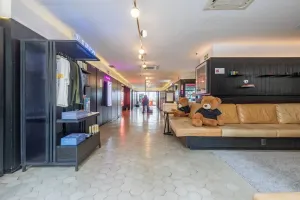 Image of Housi Bela Cintra