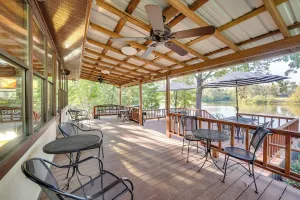 Image of Waterfront Texarkana Cabin: Tranquil Acreage