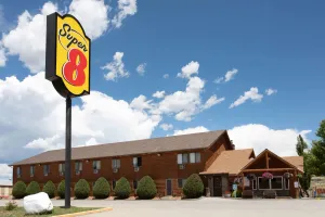 Image of Super 8 by Wyndham Dubois