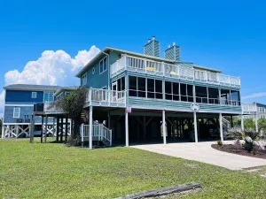 Image of Fore Shore West- 4 Bedroom Home by RedAwning