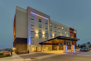 Image of Holiday Inn Express & Suites - Nashville MetroCenter Downtown by IHG