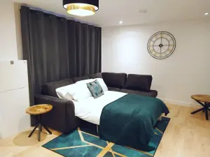 Image of Beautiful Stylish Loft Apartment Perfect Summer Getaway Christchurch Centre