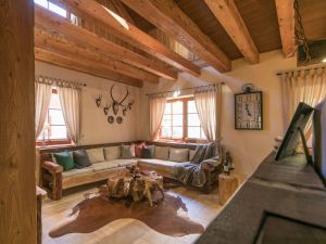 Image of Hunting Chalet No. 19