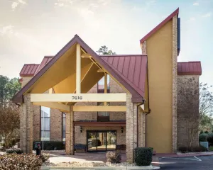 Image of Comfort Inn & Suites Fuquay Varina