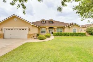 Image of 1 Mi From Lake: Pet-friendly Del Rio Gem