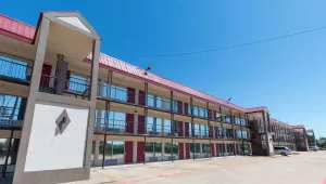 Image of Magnuson Extended Stay and Suites Airport Hotel