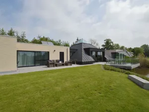Image of Lovely holiday home 'Walleken' with a pond