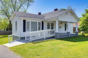Image of Main Street Home 1 Mile to Callaway Gardens