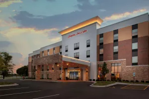 Image of Hampton Inn & Suites Chicago-Burr Ridge