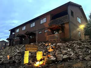 Image of Canyon Plaza Premier Studios and Apts