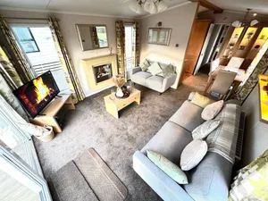 Image of Impeccable 2-Bed Lodge in Preston hot hub