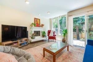 Image of Beautiful Boulder Townhome Walk to CU and Pearl St!