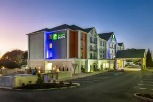 Image of Holiday Inn Express Atlanta West - Theme Park Area by IHG