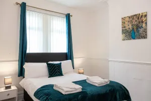 Image of Stay Comfortable-City Centre Location- Sleeps up to 9