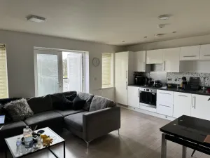 Image of Inviting 2-bed Apartment in Bushey