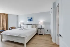 Image of Carolinian Resort 2032