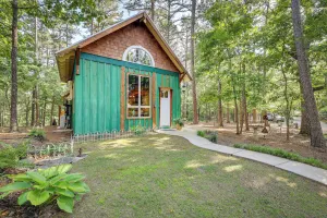 Image of Pet-Friendly Eureka Springs Rental with Private Deck