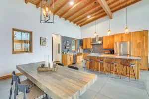 Image of Luxe Mtn-view Escape 5 Mi to Dtwn Priest River!