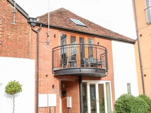 Image of 4 Holt Court