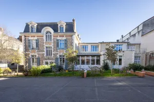 Image of La Maison Blanche - AppartHôtels de charme Chic & Cosy à 350m du cœur de ville de Limoges - Accès autonome