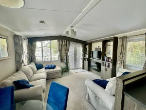 Image of Luxury Caravan on Family Park near Bournemouth