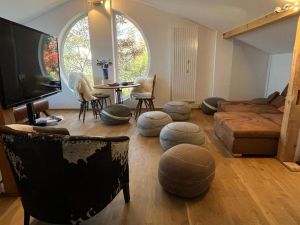 Image of Glückliche Kuh-Villa - Die kuhle Boutique-Villa mit Traumgarten & Pool bis 20 Personen in Kempten - Allgäu
