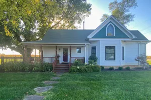 Image of Countryside Cottage with Large Yard Near Topeka