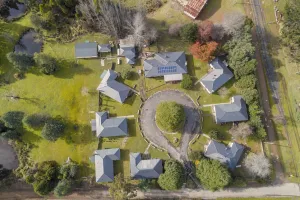 Image of Giants Table and Cottages