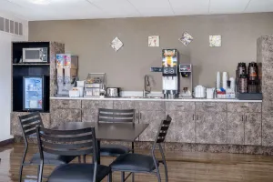 Image of Super 8 by Wyndham Owatonna