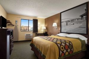 Image of Super 8 by Wyndham Cedar Rapids