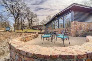 Image of Lake Hudson Home w/ Patio in Locust Grove