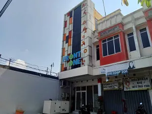 Image of Front One Cabin Tirtonadi Solo