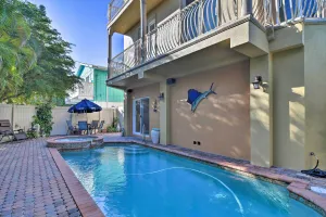 Image of Bradenton Townhome - Walk to Locals-Only Beach!