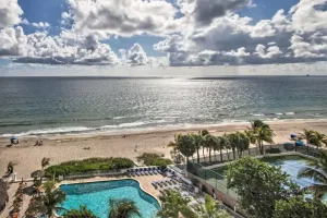 Image of Beachfront Luxury Condo Pool L Sea View