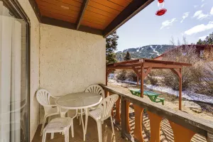 Image of < Half-mi to Red River Ski Area: Townhome w/ Patio