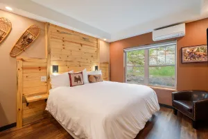 Image of Solitude Moose Room 102 - Estes Park studio