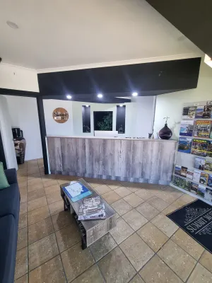 Image of Summit Motel