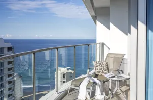 Image of Artique Surfers Paradise - Official