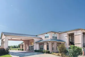 Image of Super 8 by Wyndham Greenville