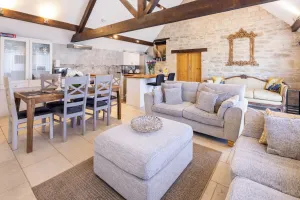 Image of Dovecote Cottage Rowden Manor- Sleeps 6 & Parking