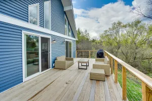 Image of Sleepy Hollow Lake Home with Deck, Pool Access!