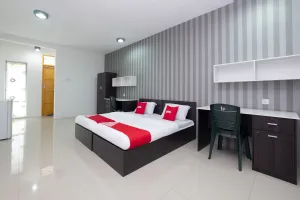 Image of Summer Hotel