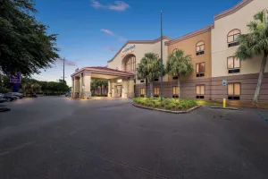 Image of Comfort Suites Mobile East Bay