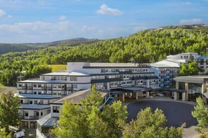 Image of Viewline Resort Snowmass, Autograph Collection