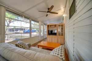 Image of Bright Home Pool Access and Screened-In Porch!