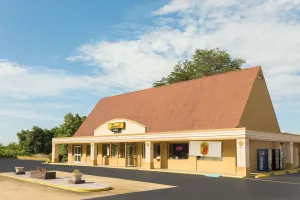 Image of Super 8 by Wyndham Asheville Airport