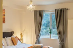 Image of Ashview 2 - Heathrow - Thorpe Park - Free Parking