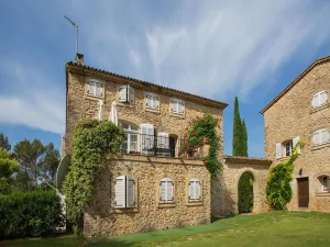 Image of Apartment in Provence castle with pool