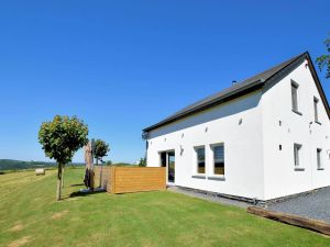 Image of Beautiful, Luxury Home with Sauna, Hot Tub, Private Bathrooms