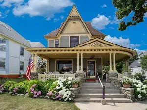 Image of Secrets on Main Bed & Breakfast